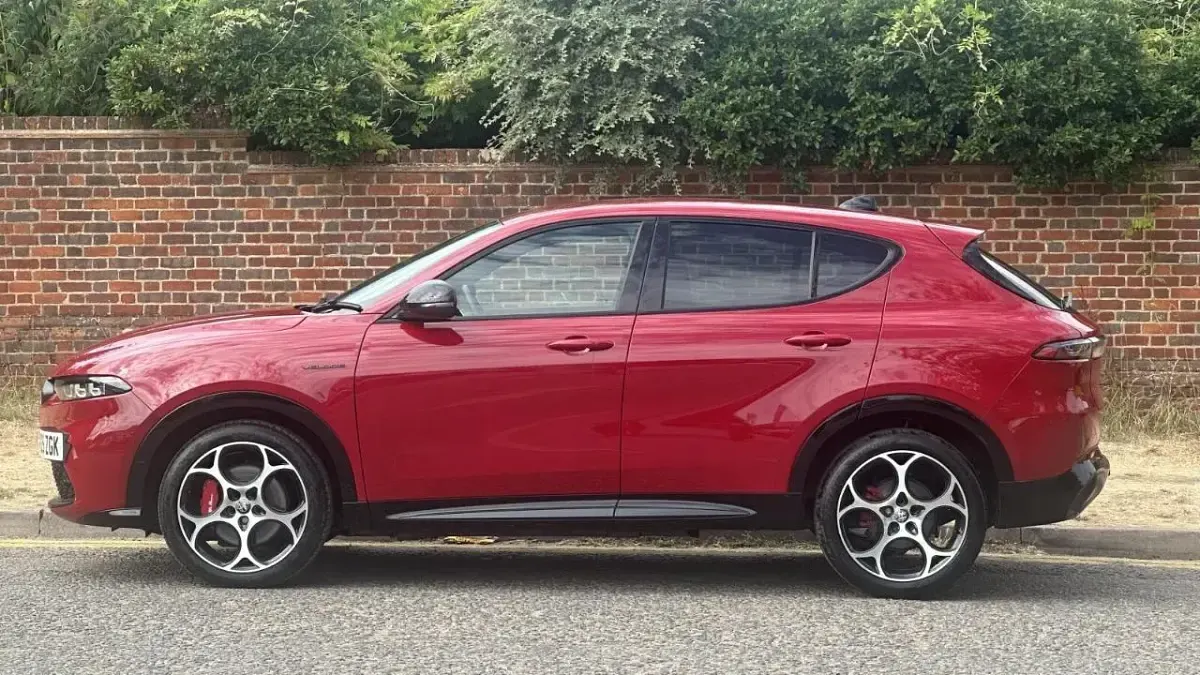 Used Alfa Romeo Tonale Veloce 158 HP (116 kW) 2025 Red SUV
