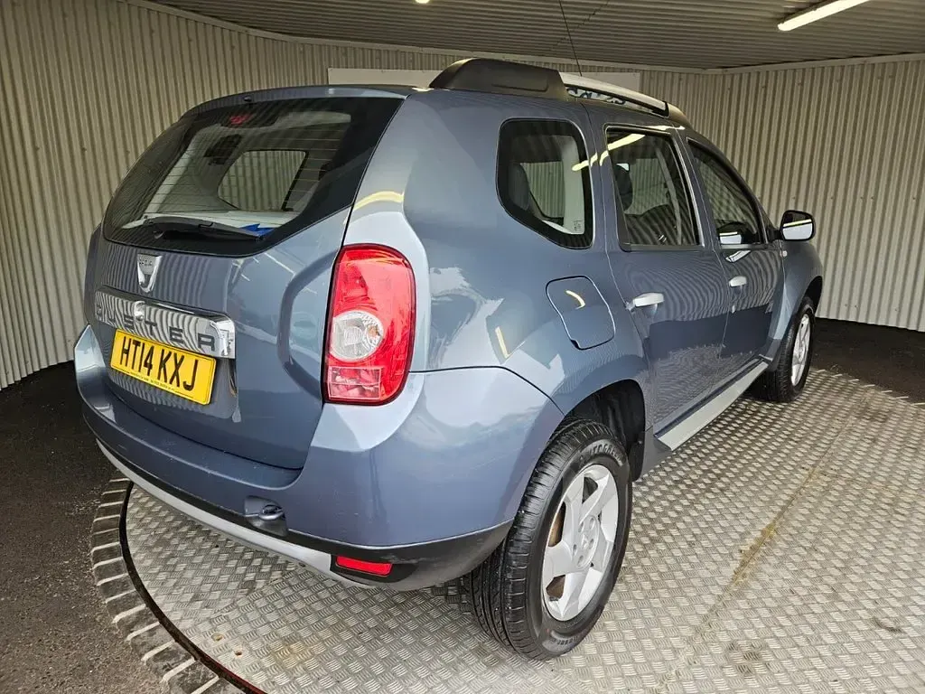 Usado Dacia Duster Lauréate 110 HP (80 kW) 2014 Cinzento SUV