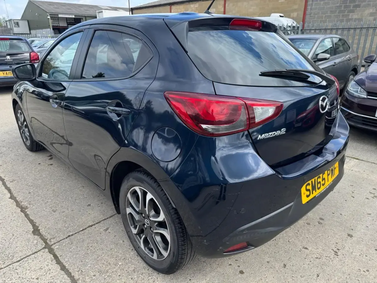 Używany Mazda 2 Inclusive 2015 Niebieski Hatchback