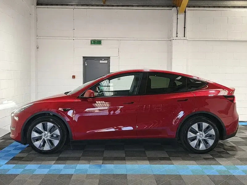 Used Tesla Model Y Long Range AWD 378 kW (514 HP) 2022 Red SUV