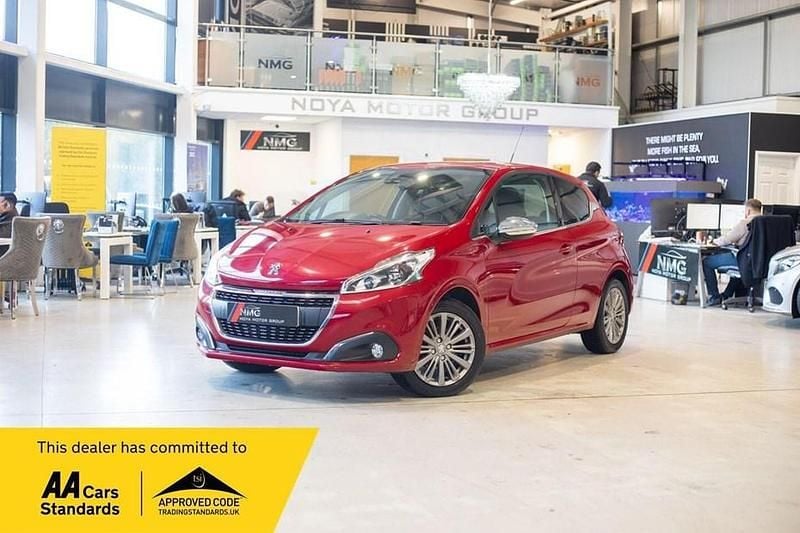 Red Used 2015 Peugeot 208 Allure Hatchback | £6,149 (Fair price) - Image 1/1