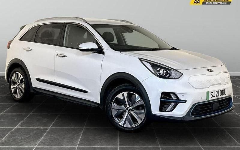 White Used 2021 Kia e-Niro SUV | £10,195 (Super price) - Image 1/3