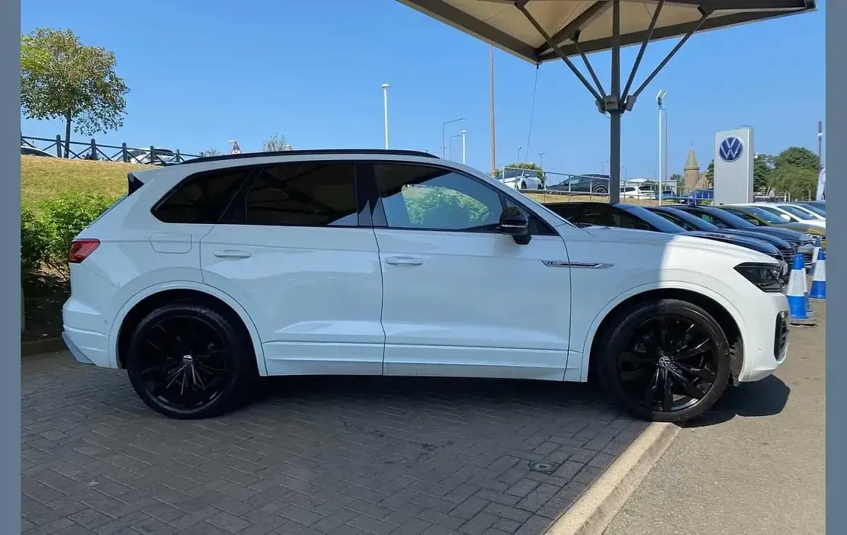 Used VW Touareg Black Edition 286 HP (210 kW) 2021 White SUV