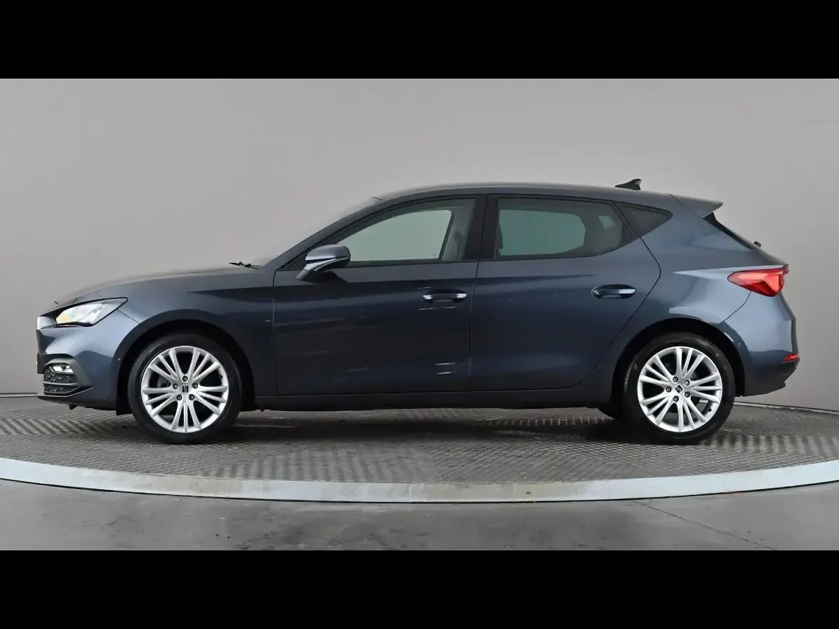 Used Seat Leon SE Dynamic 110 HP (80 kW) 2024 Grey Hatchback
