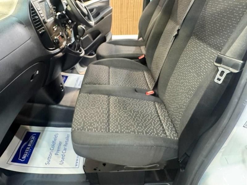 Used Mercedes Vito Progressive 136 HP (100 kW) 2022 White Van