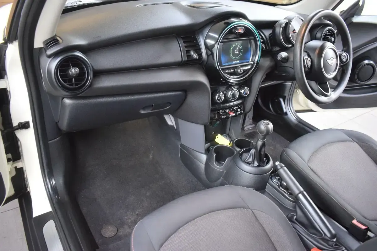 Used Mini ONE Classic 2019 White Hatchback