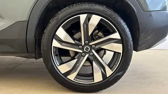 Used Volvo XC40 Ultra 161 HP (118 kW) 2025 Green SUV