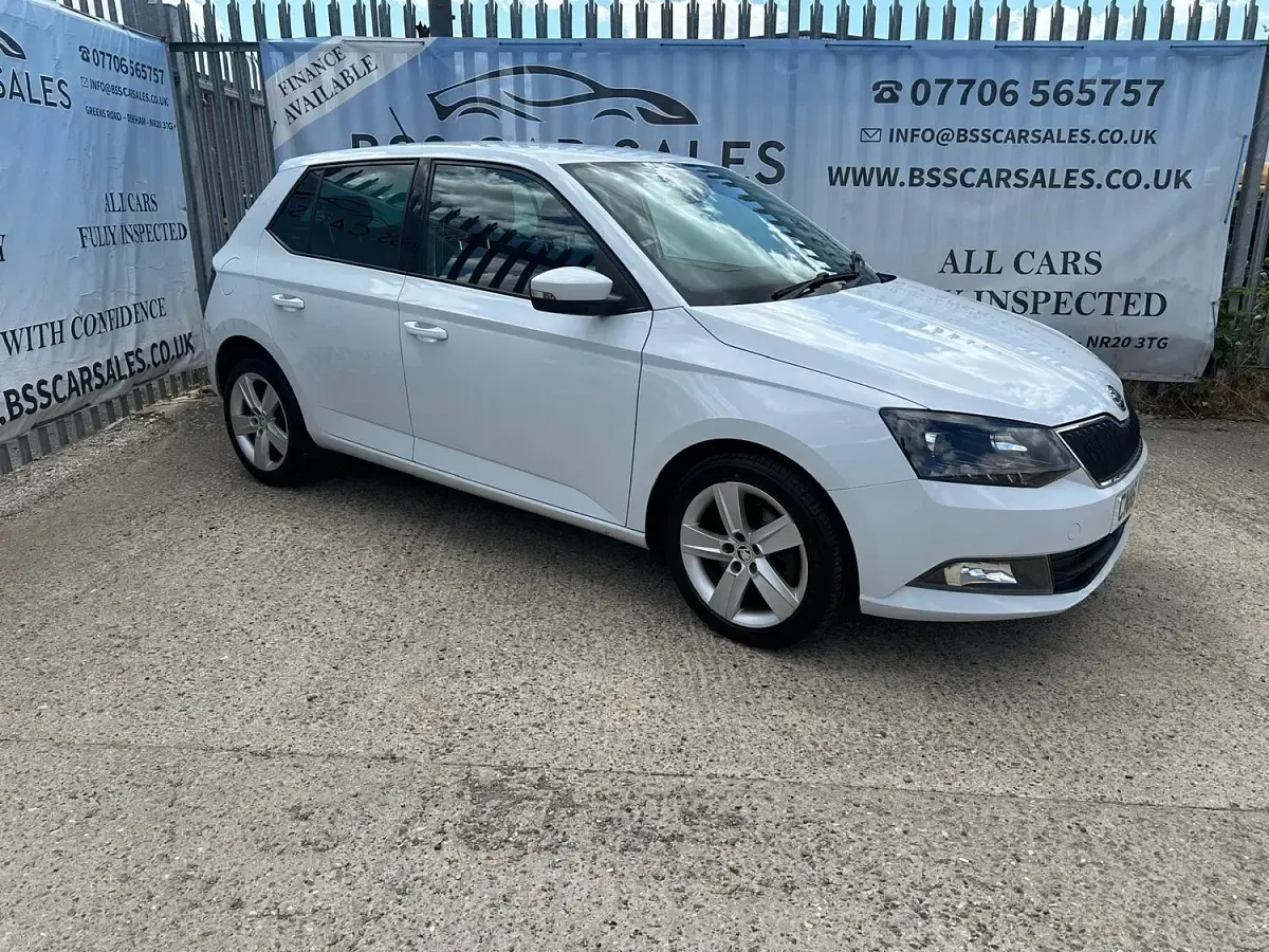 Used Skoda Fabia SE L 105 HP (77 kW) 2016 White Hatchback