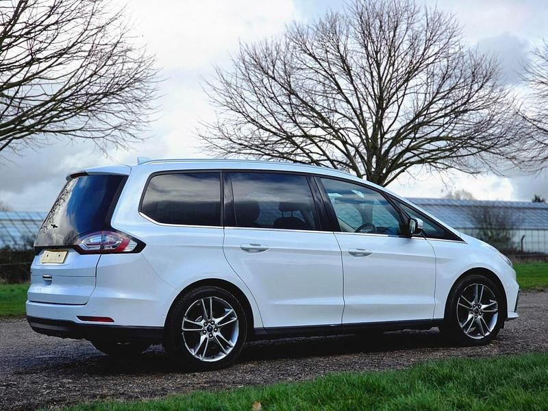 Usado Ford Galaxy Titanium 190 HP (139 kW) 2021 Branco Monovolume