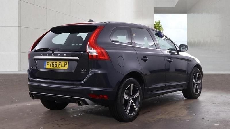 Used Volvo XC60 R-Design 190 HP (139 kW) 2016 Saville grey SUV