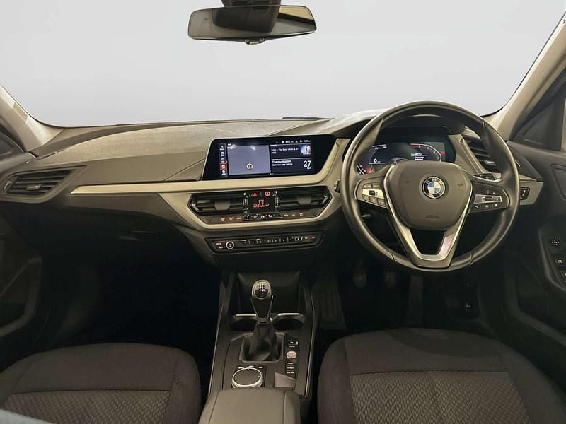 Second-hand BMW 118 Impressive 136 CP (100 kW) 2023 Albastru Hatchback