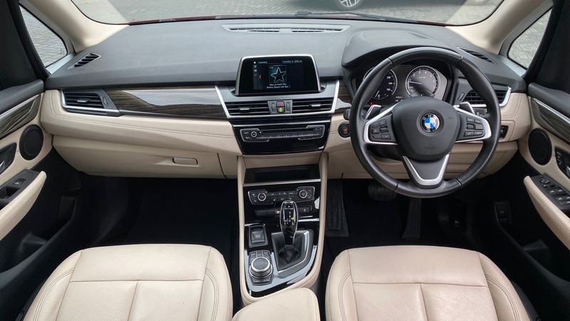 Used BMW 220 Active Tourer Luxury Line 189 HP (139 kW) 2019 Red MPV