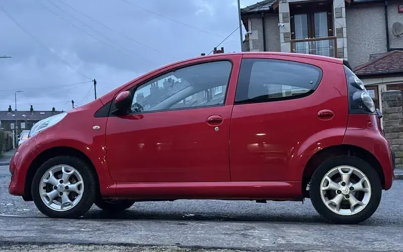 Used Citroën C1 VTR Sport 69 HP (50 kW) 2011 Red Hatchback