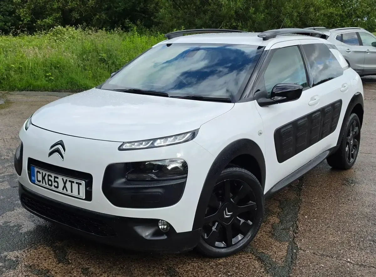 Used Citroën C4 Cactus Flair 2015 White Hatchback
