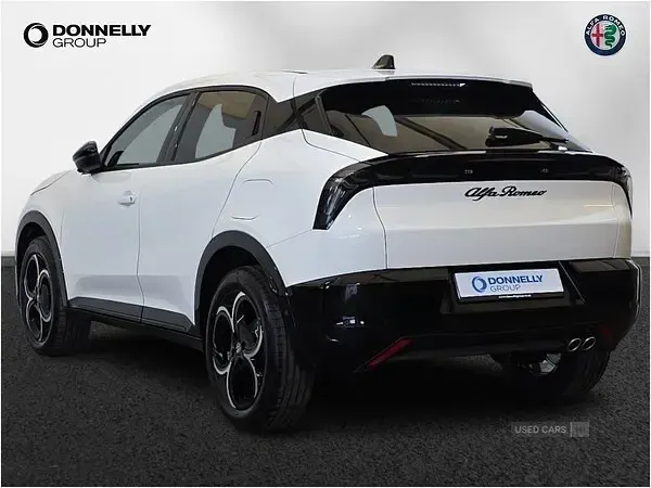 New Alfa Romeo Junior 136 HP (100 kW) 2026 White SUV
