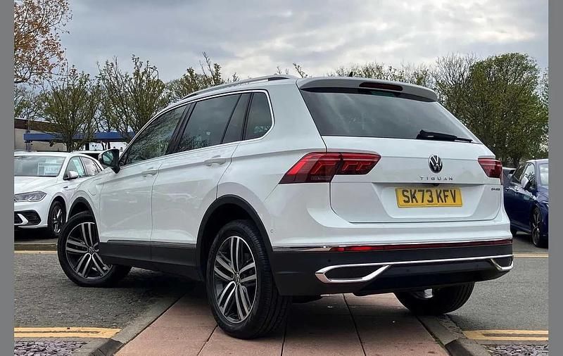 Used VW Tiguan Elegance 245 HP (180 kW) 2023 White SUV