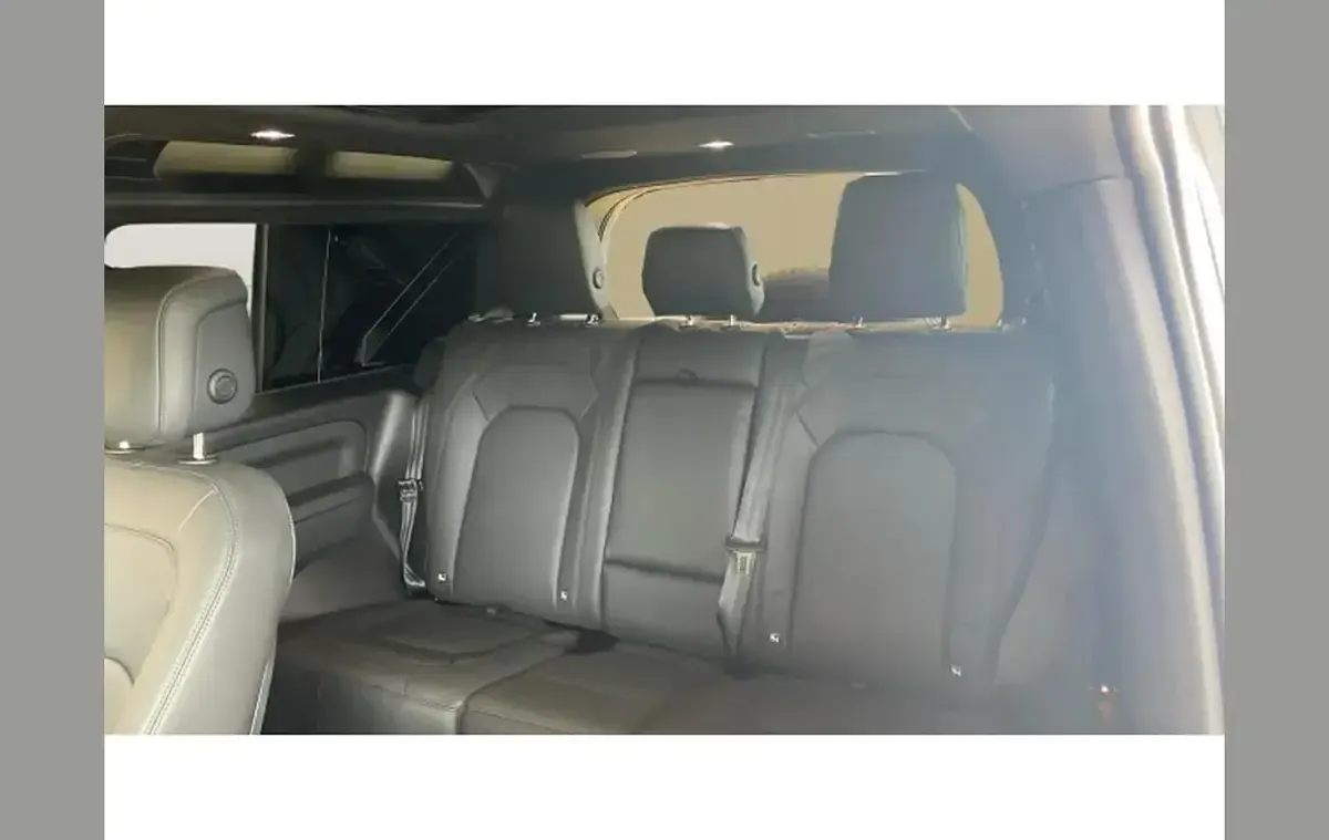 New Land Rover Defender HSE Dynamic 344 HP (253 kW) 2025 Other SUV