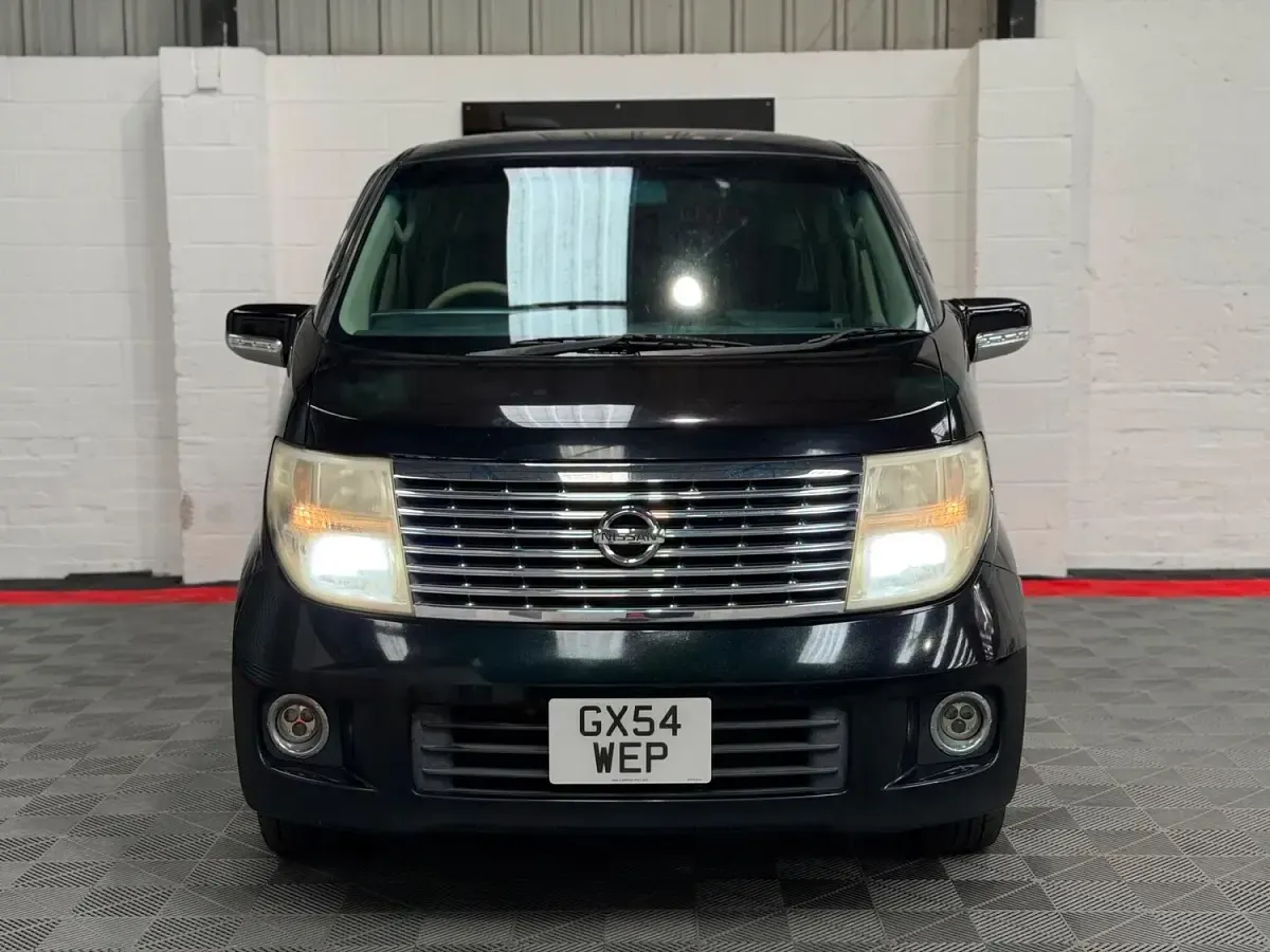 Used Nissan Elgrand 2022 Black/green