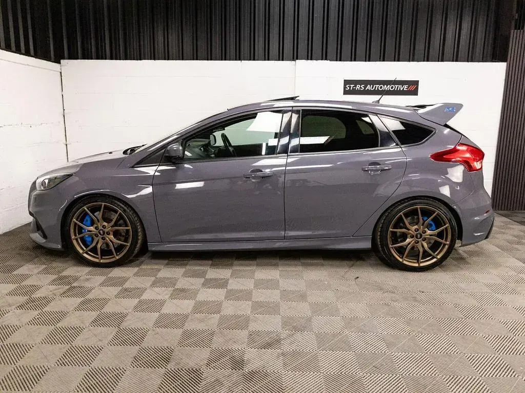 Used Ford Focus RS 350 HP (257 kW) 2016 Grey Hatchback