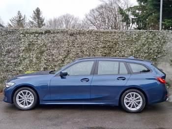 Used BMW 330e Comfort Edition 292 HP (214 kW) 2021 Blue Estate