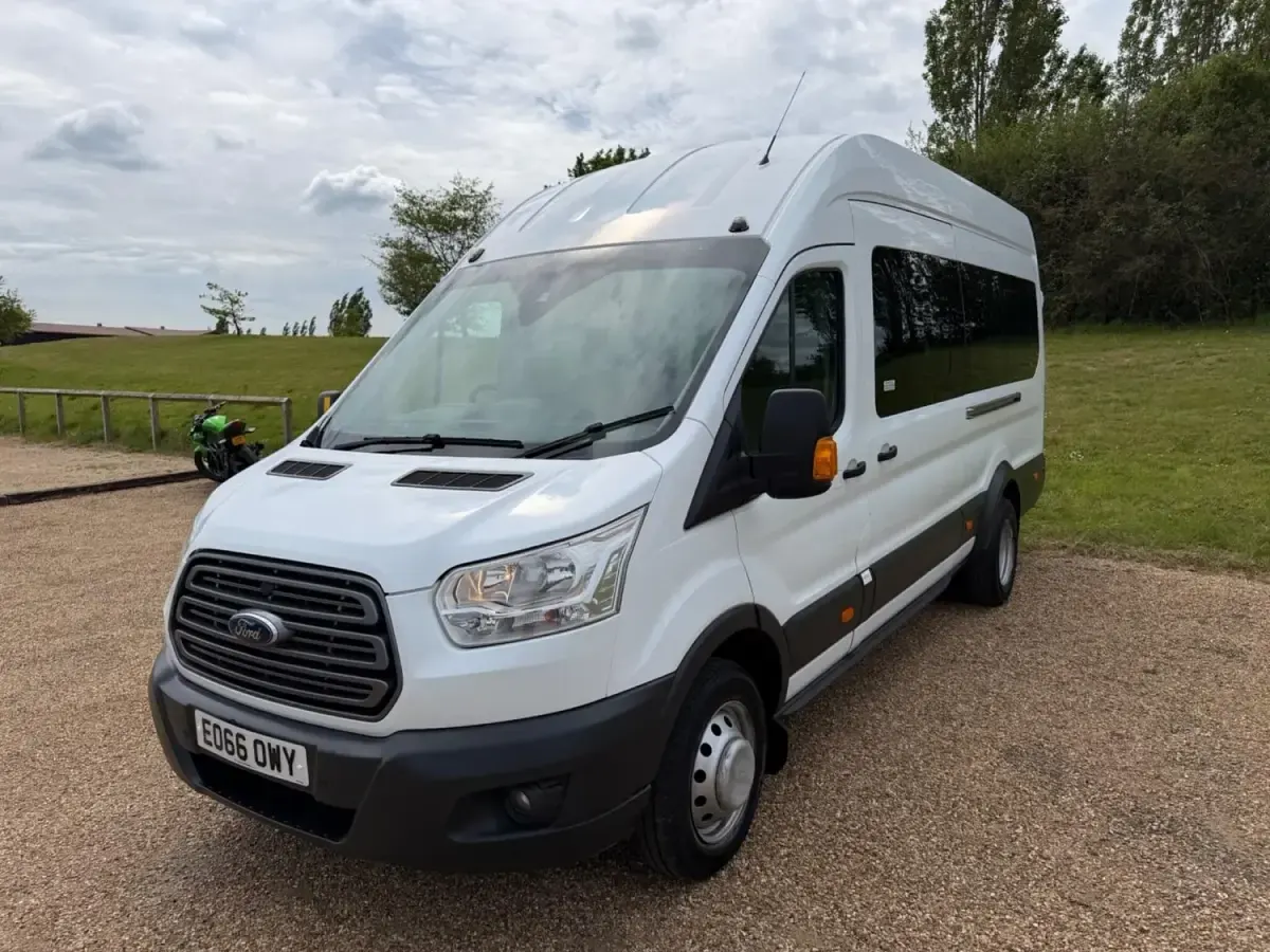 Usado Ford Transit Trend 155 HP (114 kW) 2016 Branco Sedan