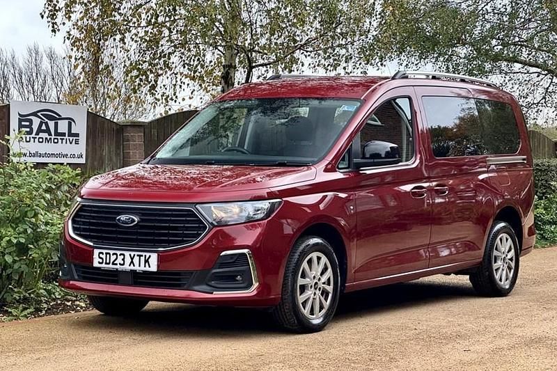 Used Ford Tourneo Connect Titanium 122 HP (89 kW) 2023 MPV