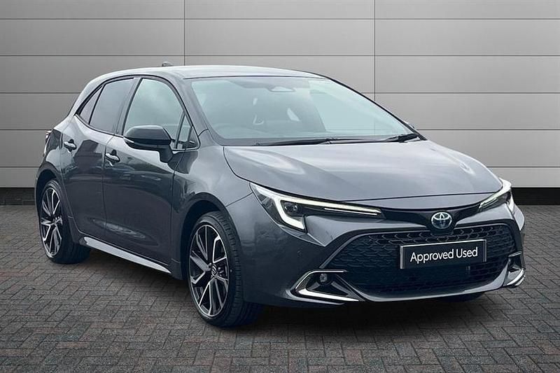 Decuma grey with black roof Used 2025 Toyota Corolla Hatchback | £28,499 (Expensive) - Image 1/3