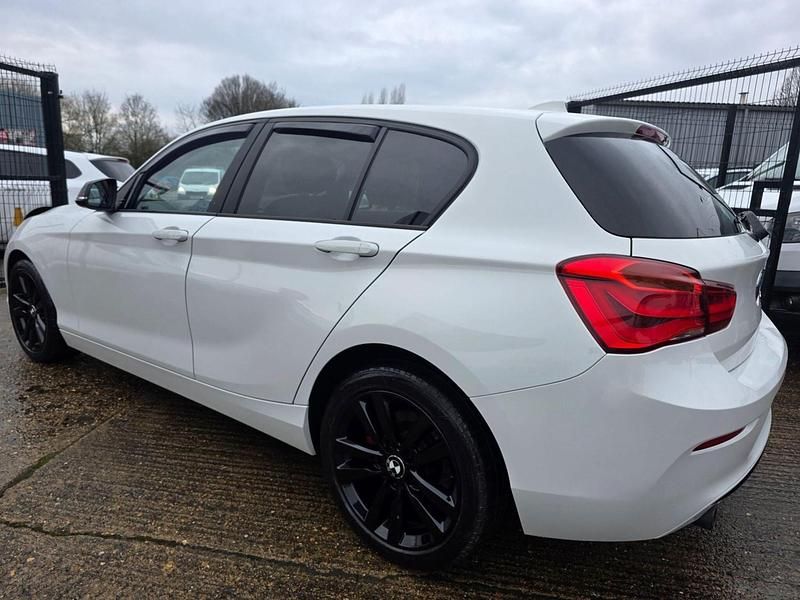Used BMW 118 Sport Line 2018 White Hatchback