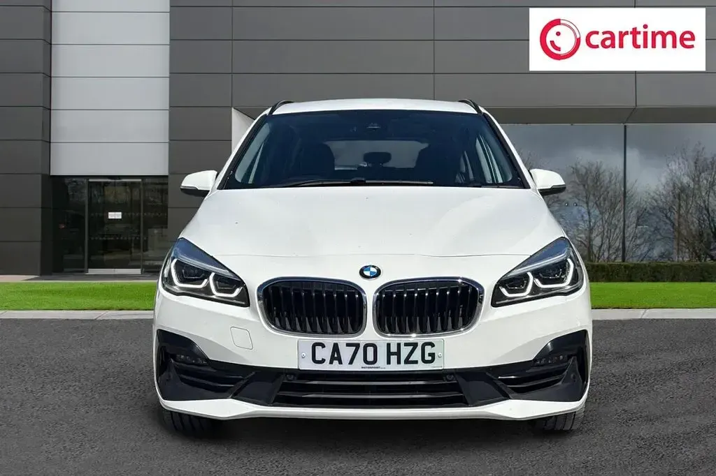Usado BMW 218 Sport Line 136 HP (100 kW) 2020 Branco Carrinha