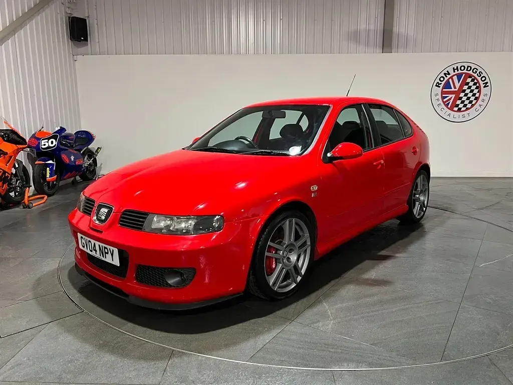 Used Seat Leon CUPRA 225 HP (165 kW) 2004 Emocion red Hatchback