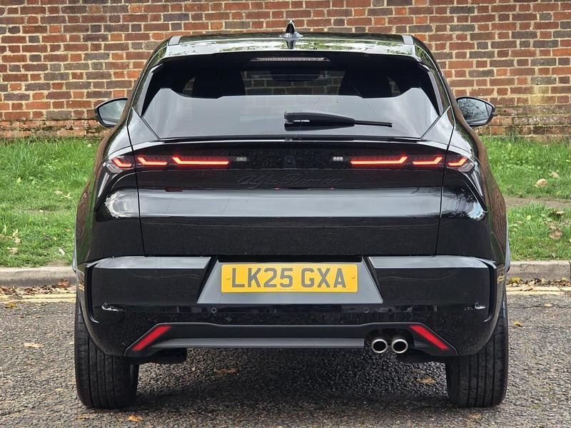 Used Alfa Romeo Junior 134 HP (98 kW) 2025 Black SUV