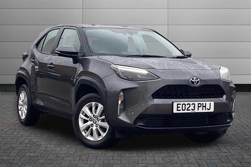 Grey Used 2023 Toyota Yaris Cross SUV | £19,995 (Good price) - Image 1/3