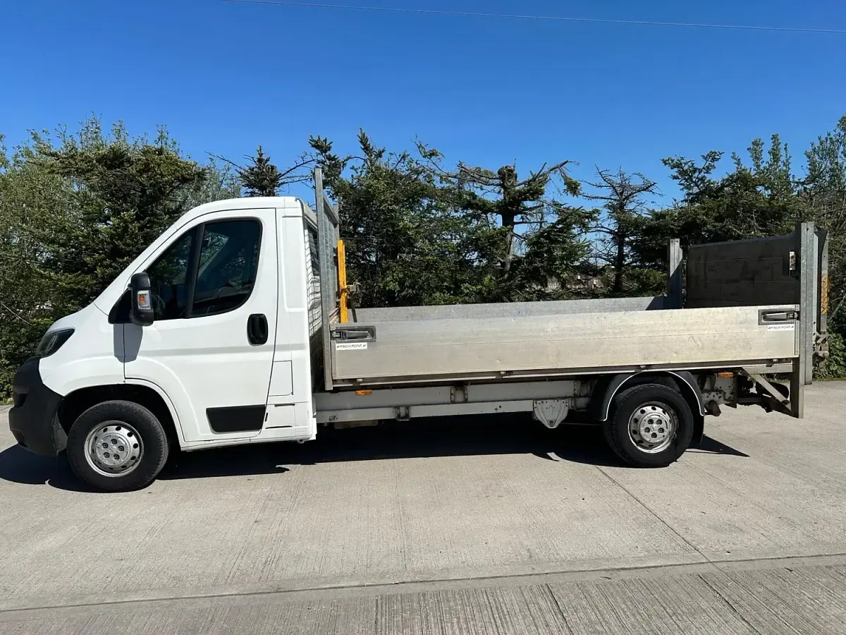 Used Peugeot Boxer 160 HP (117 kW) 2018 White Van