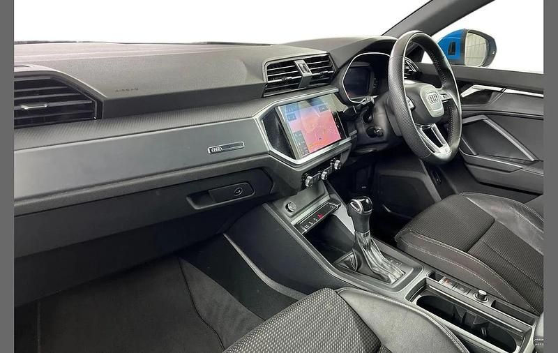 Begagnad Audi Q3 S-Line 150 HK (110 kW) 2020 Blå SUV