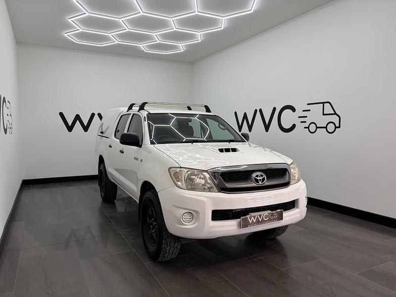 Used Toyota HiLux 2010 White Pickup