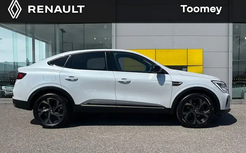 Used Renault Arkana Engineered 143 HP (105 kW) 2023 White  SUV