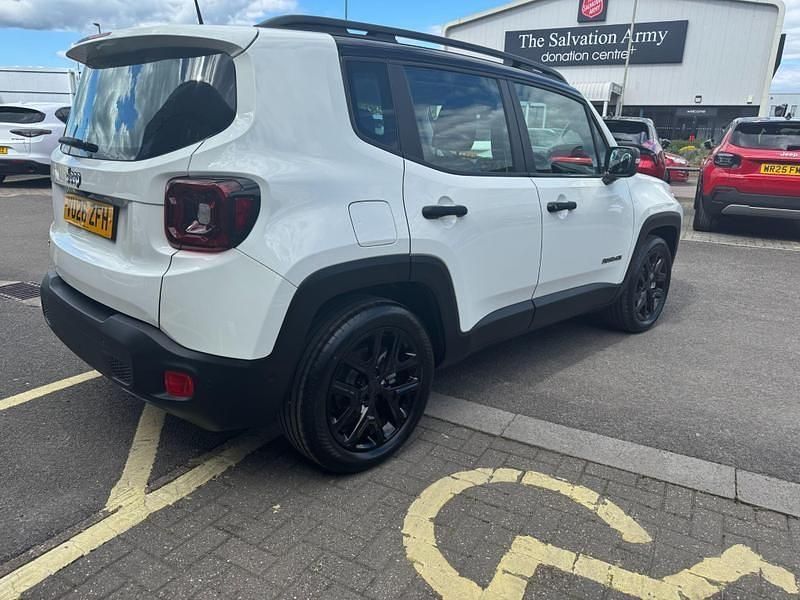 New Jeep Renegade Altitude 2026 Alpine white/black roof SUV