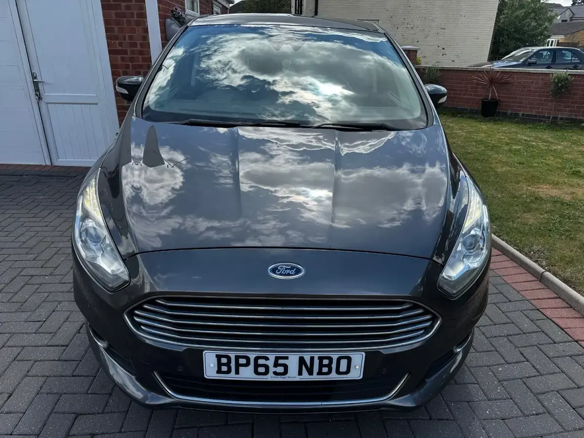 Used Ford S-MAX Titanium 150 HP (110 kW) 2015 Grey MPV
