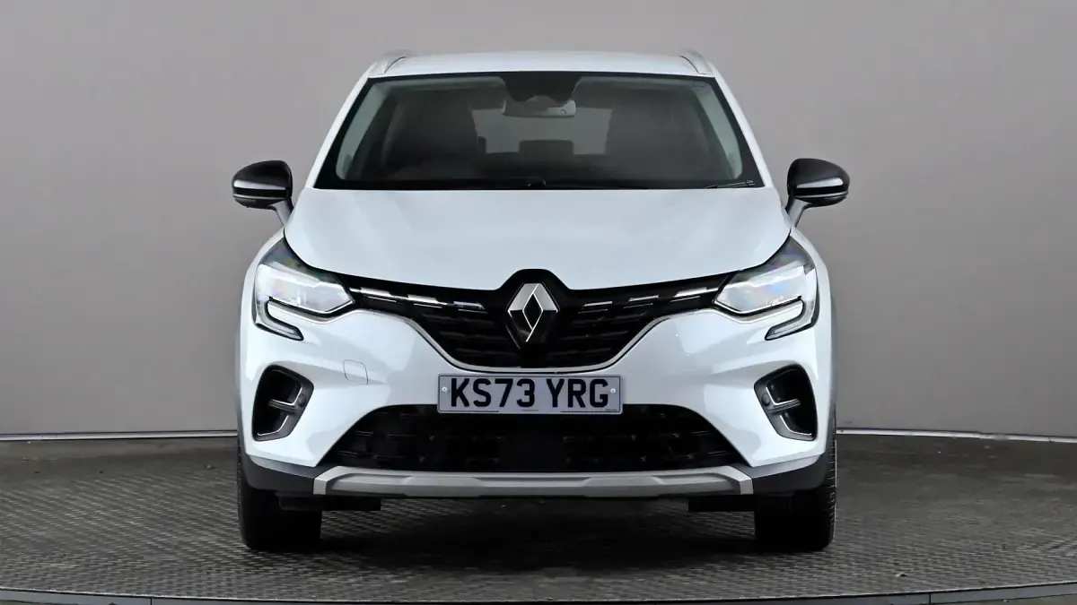 Used Renault Captur Techno 142 HP (104 kW) 2023 White SUV