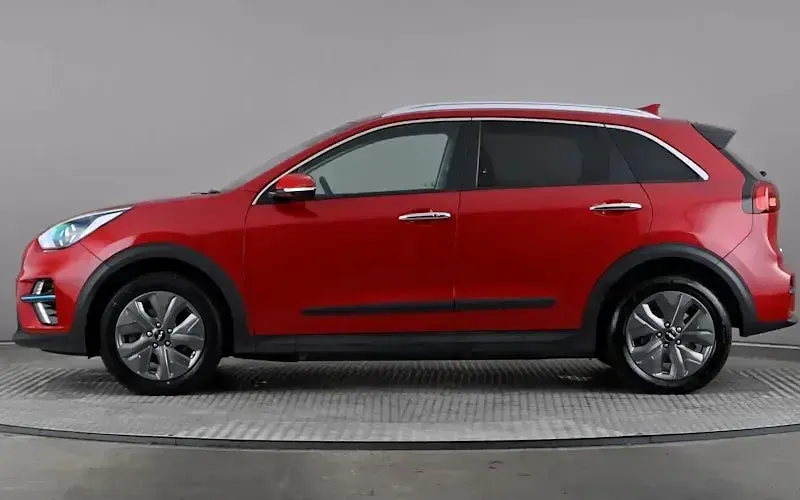Used Kia e-Niro 150 kW (204 HP) 2022 Red SUV