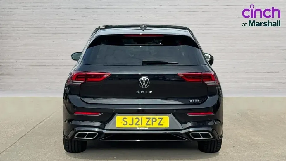 Used VW Golf VIII R-line 150 HP (110 kW) 2021 Black