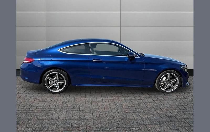 Used Mercedes C250 AMG Line Premium Plus 200 HP (147 kW) 2018 Blue Coupe