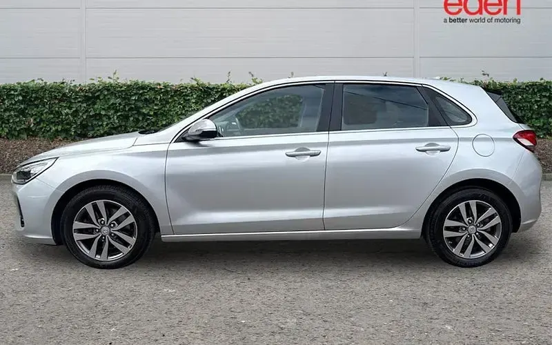 Used Hyundai i30 SE 120 HP (88 kW) 2020 Hatchback