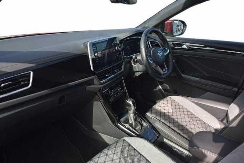Used VW T-Roc R-line 150 HP (110 kW) 2025 Red SUV