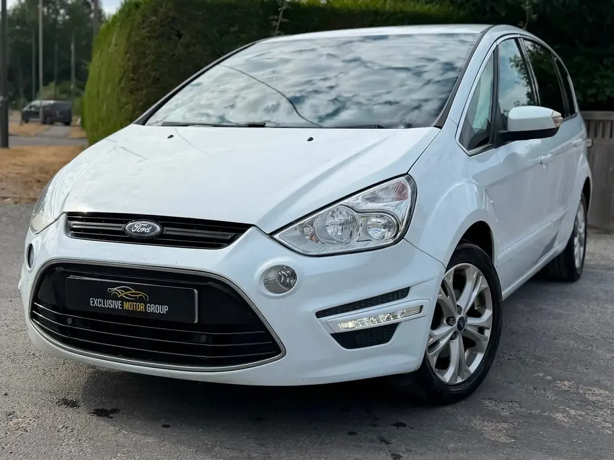 Used Ford S-MAX Titanium 2013 White MPV