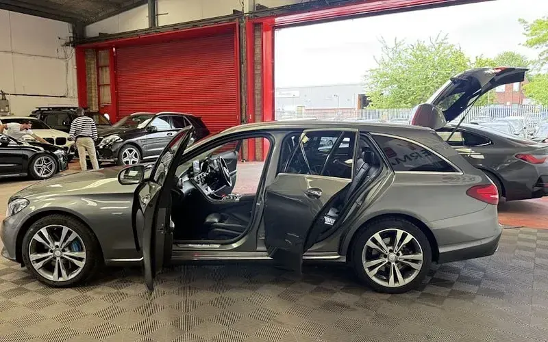 Used Mercedes C350 Premium Plus 294 HP (216 kW) 2016 Grey Estate