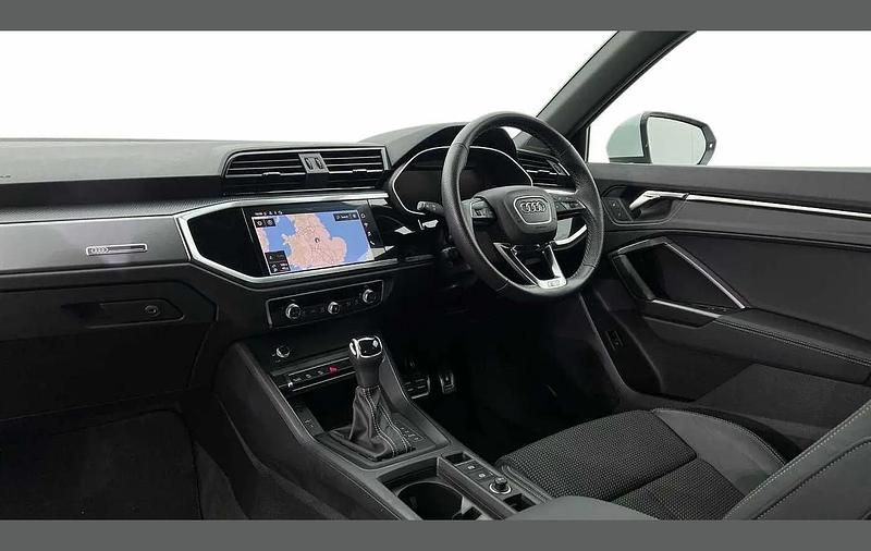 Used Audi Q3 S-Line 150 HP (110 kW) 2023 White SUV