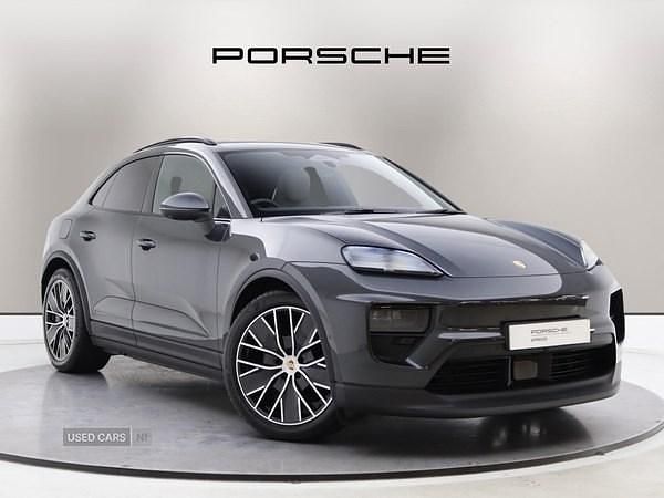 Grey New 2025 Porsche Macan SUV | £73,950 (Fair price) - Image 1/4