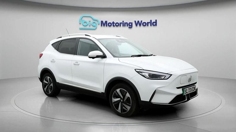 White Used 2023 MG ZS Trophy Connect Hatchback | £14,500 (Good price) - Image 1/4