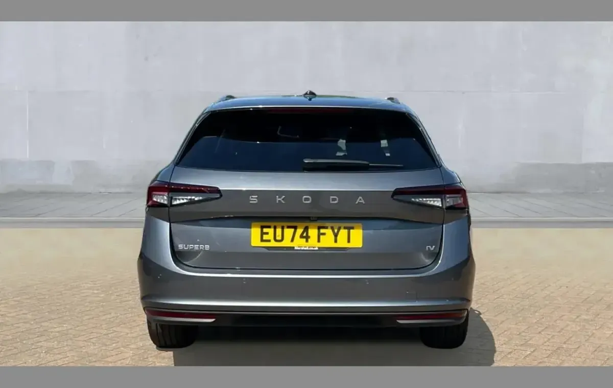 Used Skoda Superb SE Technology 200 HP (147 kW) 2024 Grey Estate